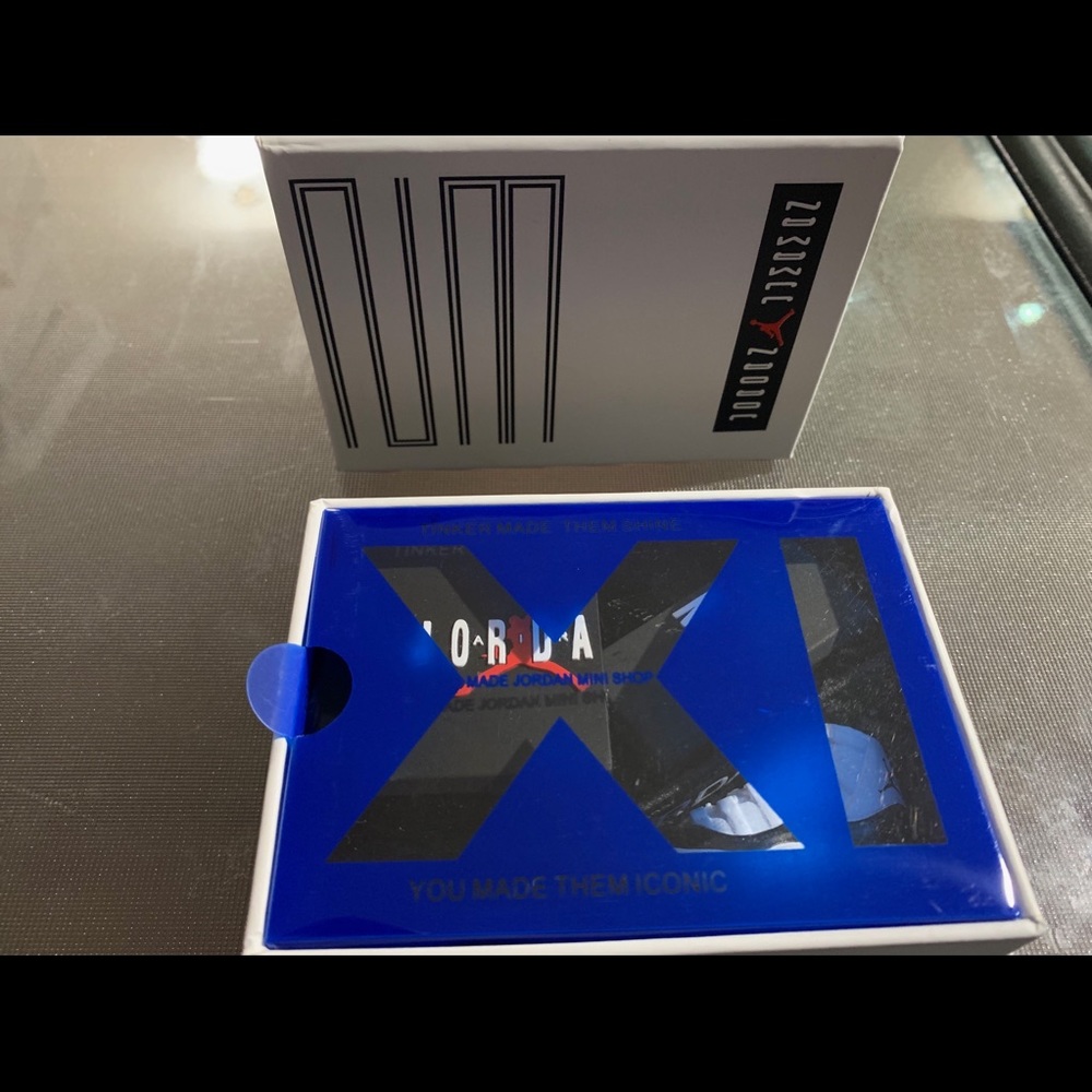 Airpod Case - Picture 3 of 10
